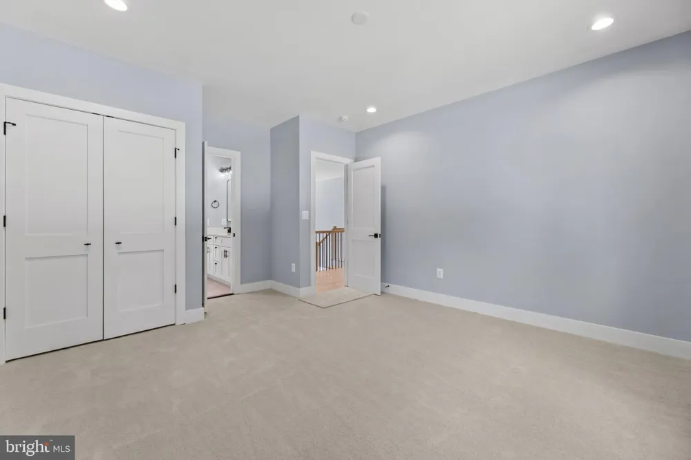 7225 BARRY ROAD Alexandria, VA 22315