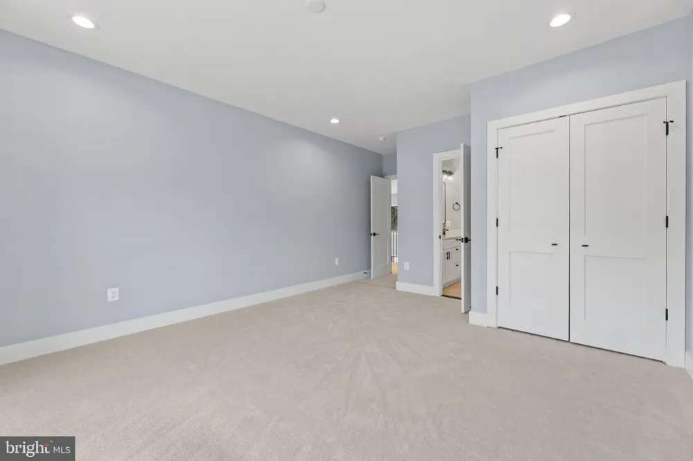 7225 BARRY ROAD Alexandria, VA 22315