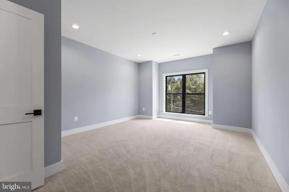 7225 BARRY ROAD Alexandria, VA 22315