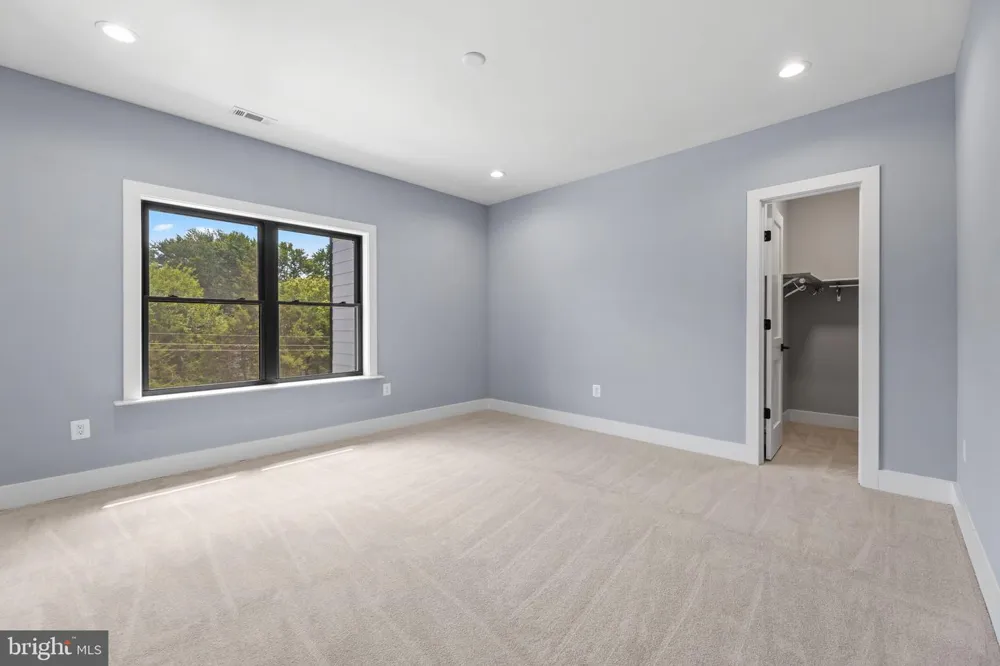 7225 BARRY ROAD Alexandria, VA 22315
