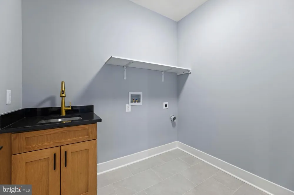 7225 BARRY ROAD Alexandria, VA 22315