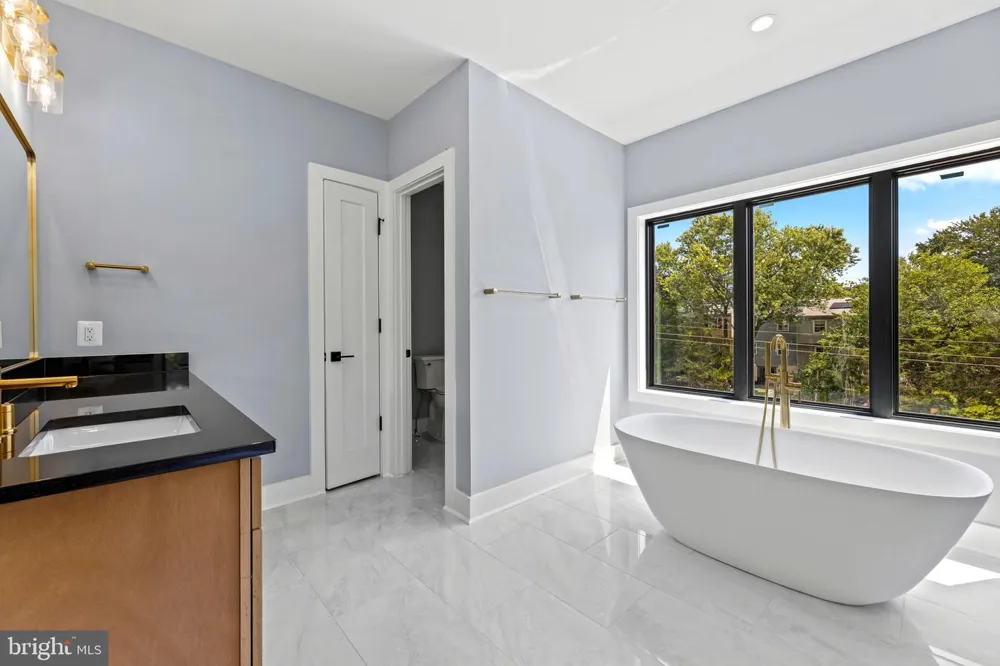7225 BARRY ROAD Alexandria, VA 22315