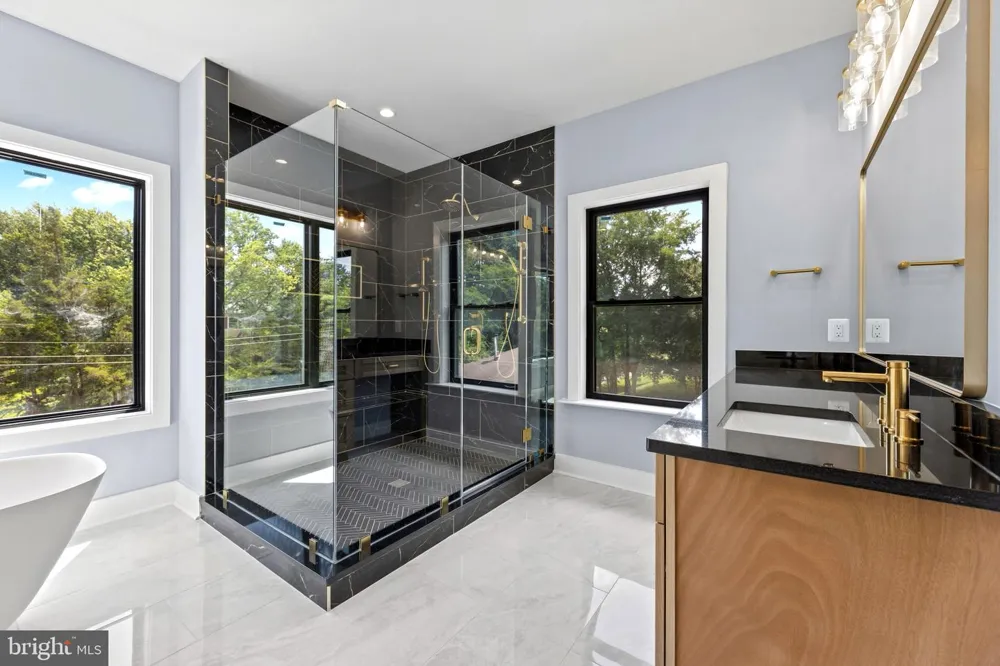 7225 BARRY ROAD Alexandria, VA 22315
