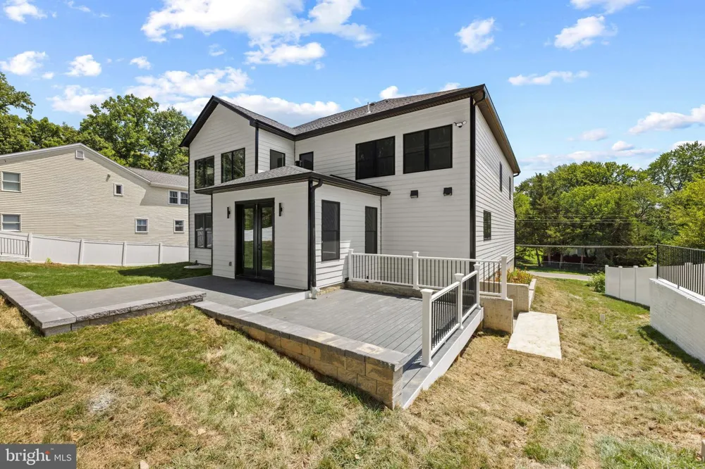 7225 BARRY ROAD Alexandria, VA 22315