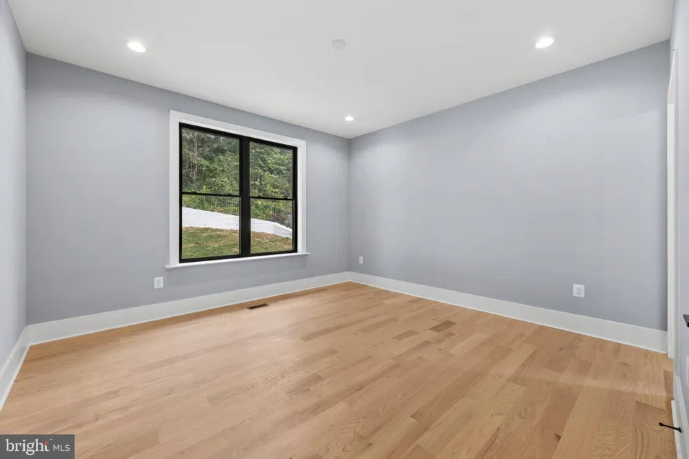 7225 BARRY ROAD Alexandria, VA 22315
