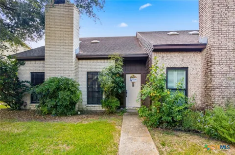 101 Maplewood Drive #7