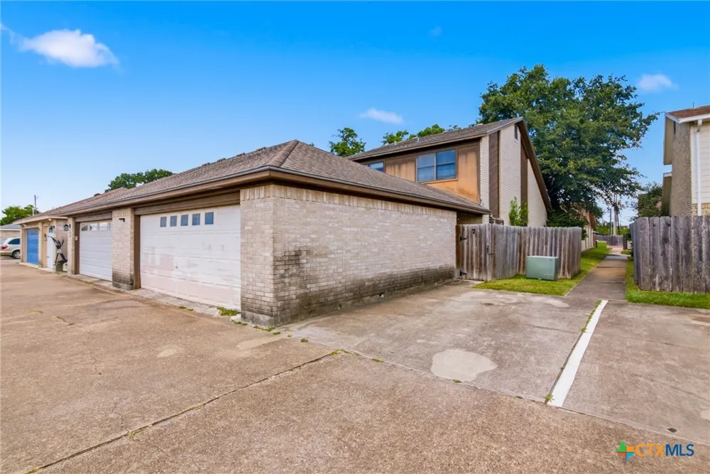101 Maplewood Drive #7 Victoria, TX 77901