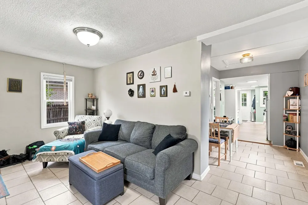 1975 Pearl Avenue Warren, MI 48091