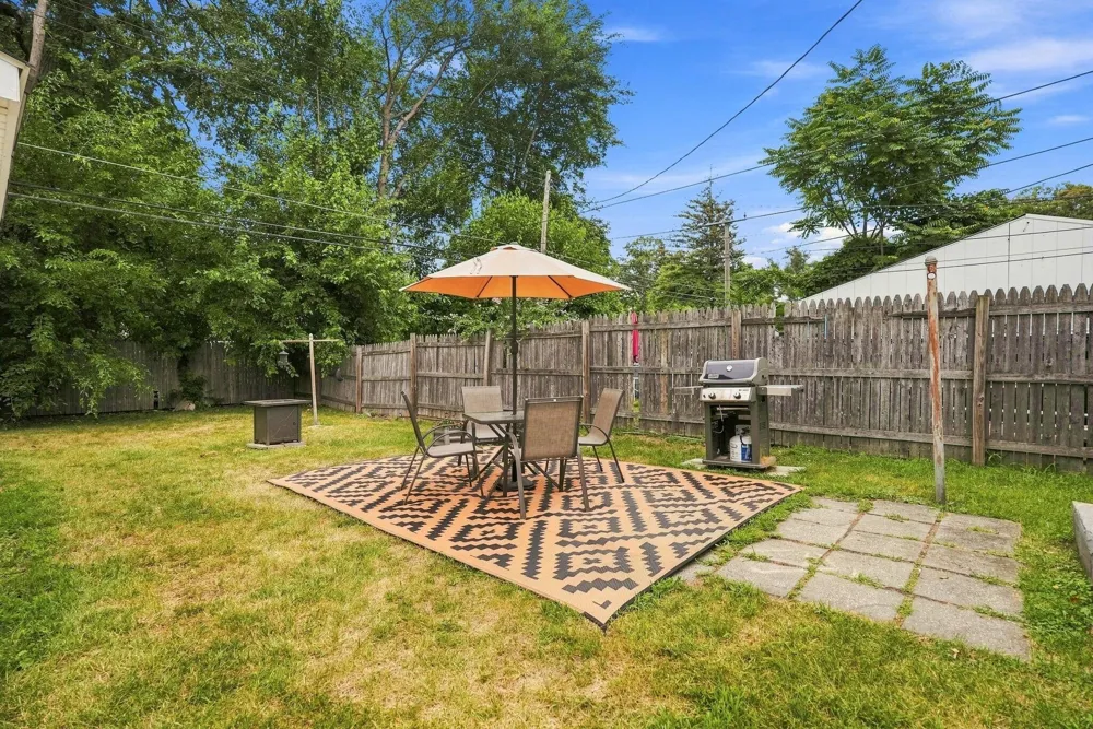 1975 Pearl Avenue Warren, MI 48091