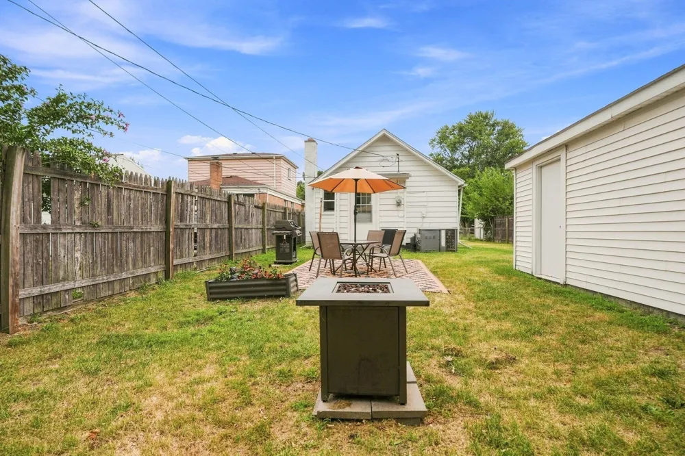 1975 Pearl Avenue Warren, MI 48091