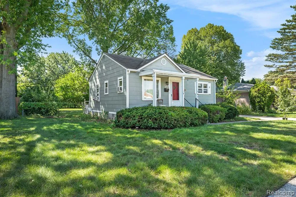 3690 Morrissey Avenue Warren, MI 48091