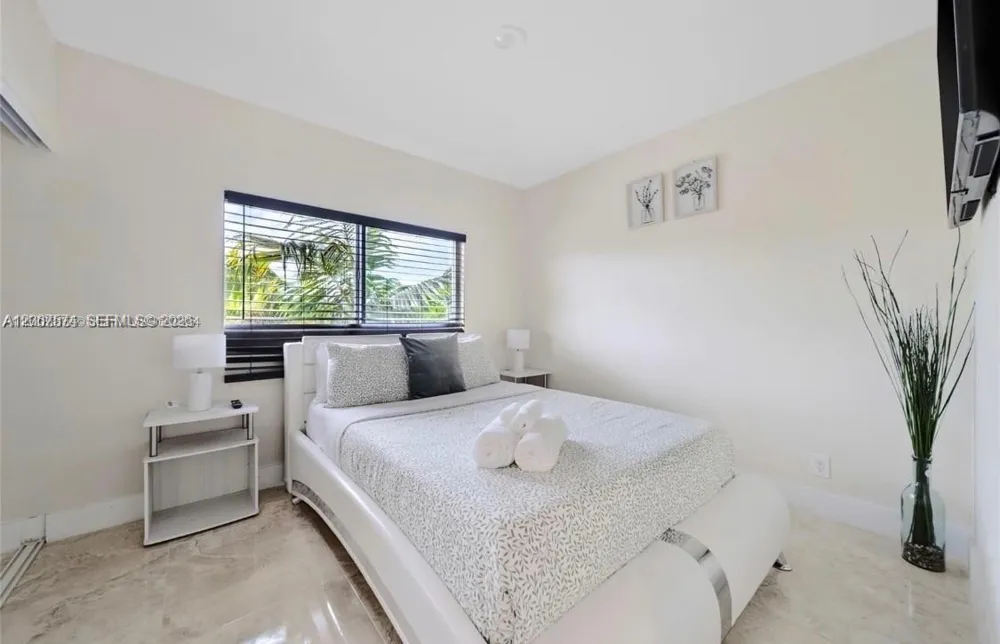 615 NW 10th Ter #1 Fort Lauderdale, FL 33311