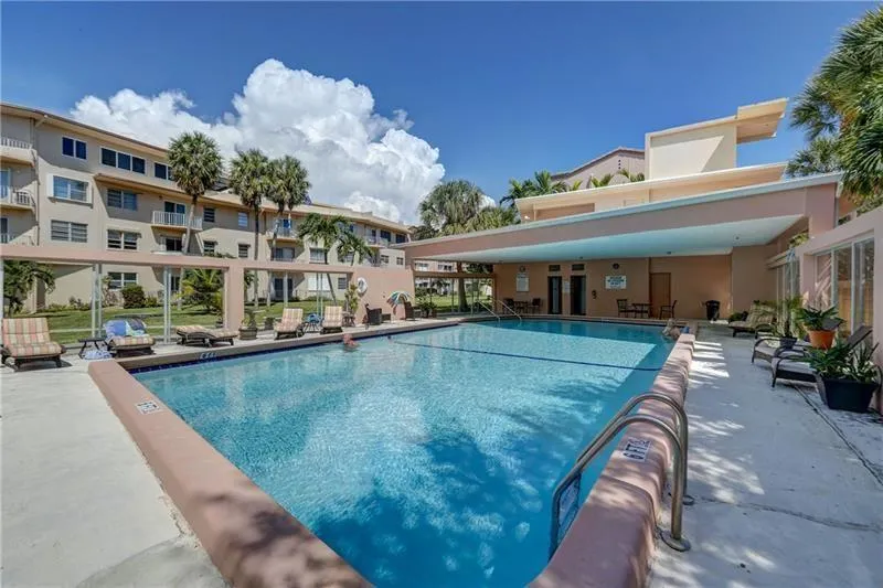1967 S OCEAN BOULEVARD #215-C Lauderdale By The Sea, FL 33062