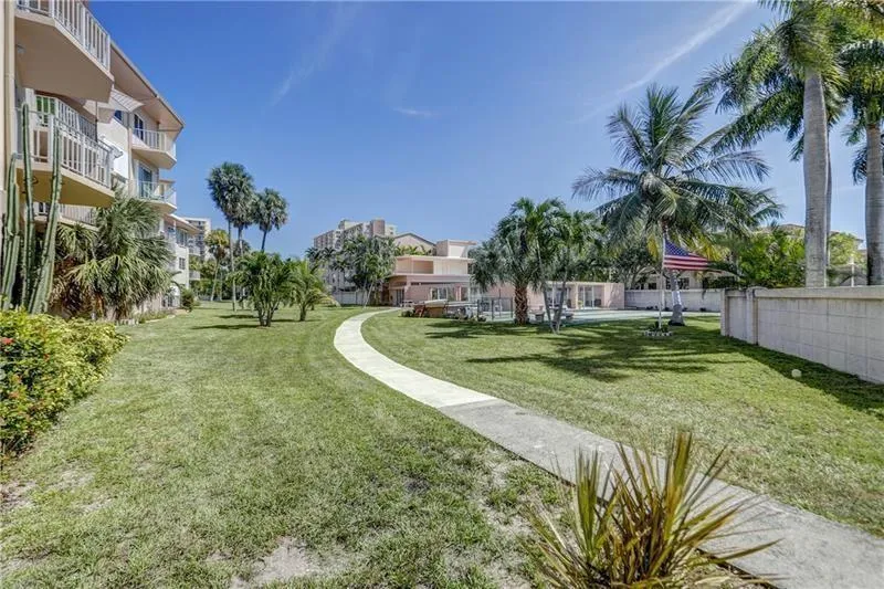 1967 S OCEAN BOULEVARD #215-C Lauderdale By The Sea, FL 33062