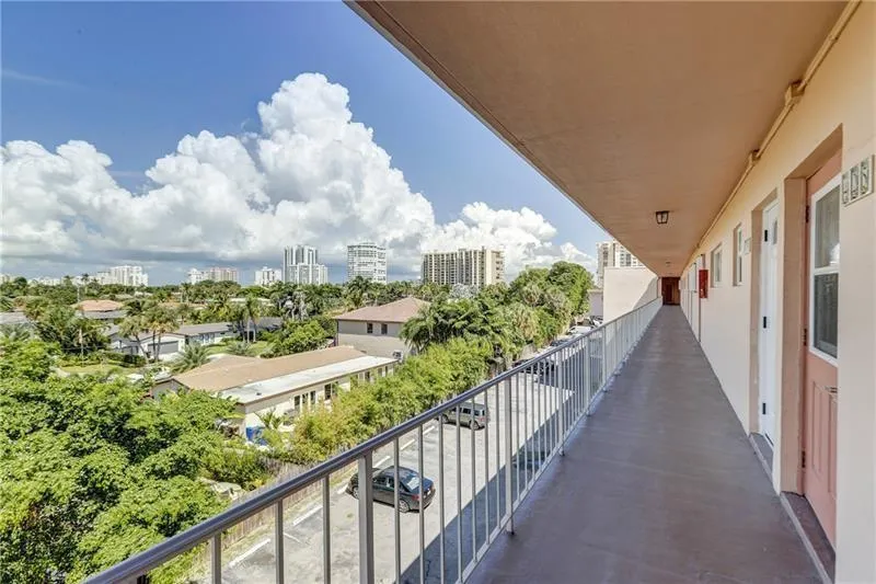 1967 S OCEAN BOULEVARD #215-C Lauderdale By The Sea, FL 33062
