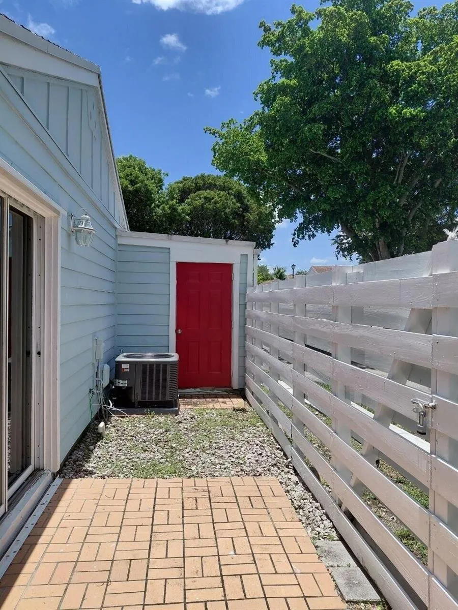 13776 SW 149TH CIR LANE #4-79 Miami, FL 33186