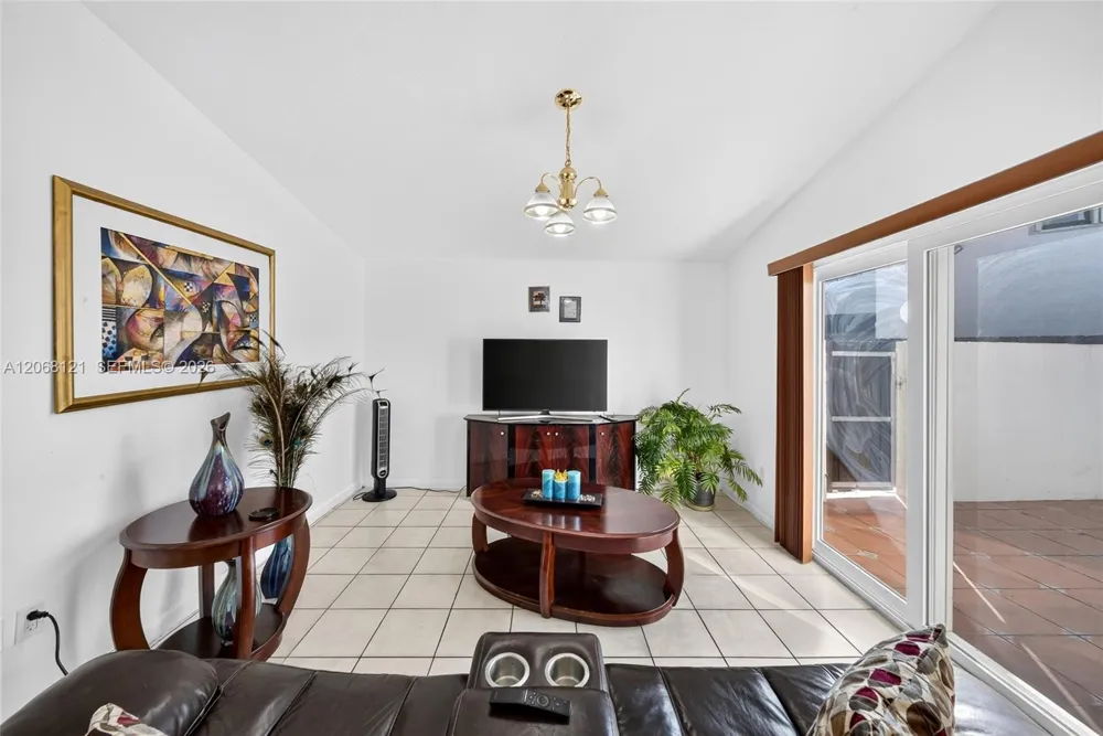 11352 SW 69th Ter Miami, FL 33173