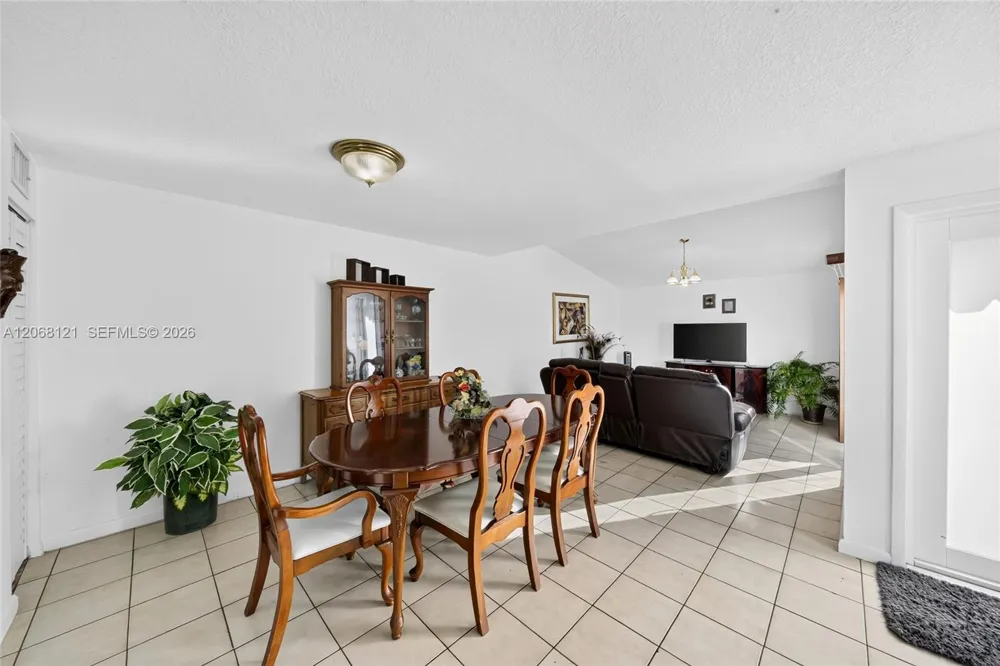 11352 SW 69th Ter Miami, FL 33173
