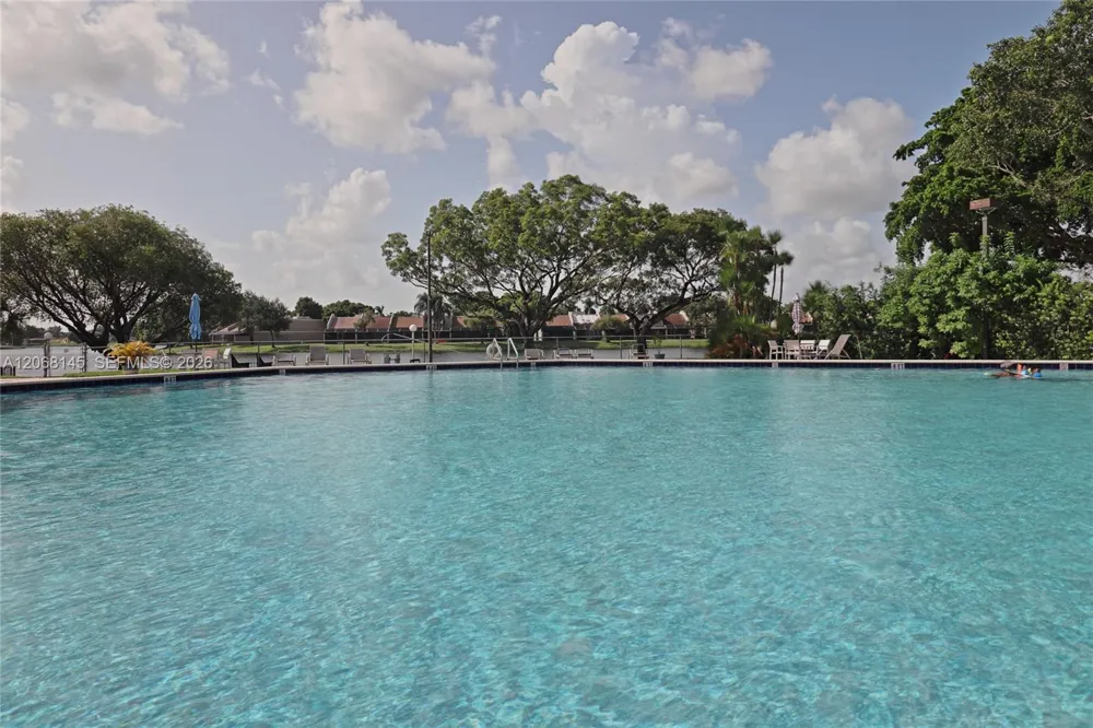 1100 Colony Point Cir #419 Pembroke Pines, FL 33026