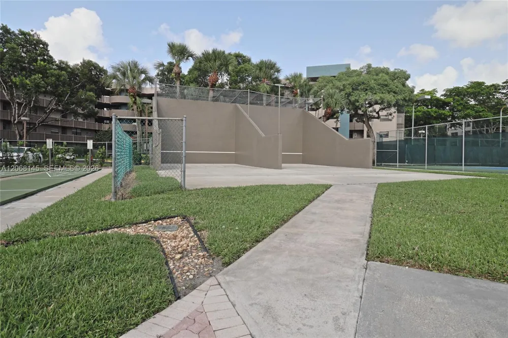 1100 Colony Point Cir #419 Pembroke Pines, FL 33026