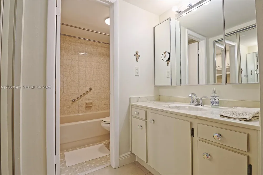 1100 Colony Point Cir #419 Pembroke Pines, FL 33026