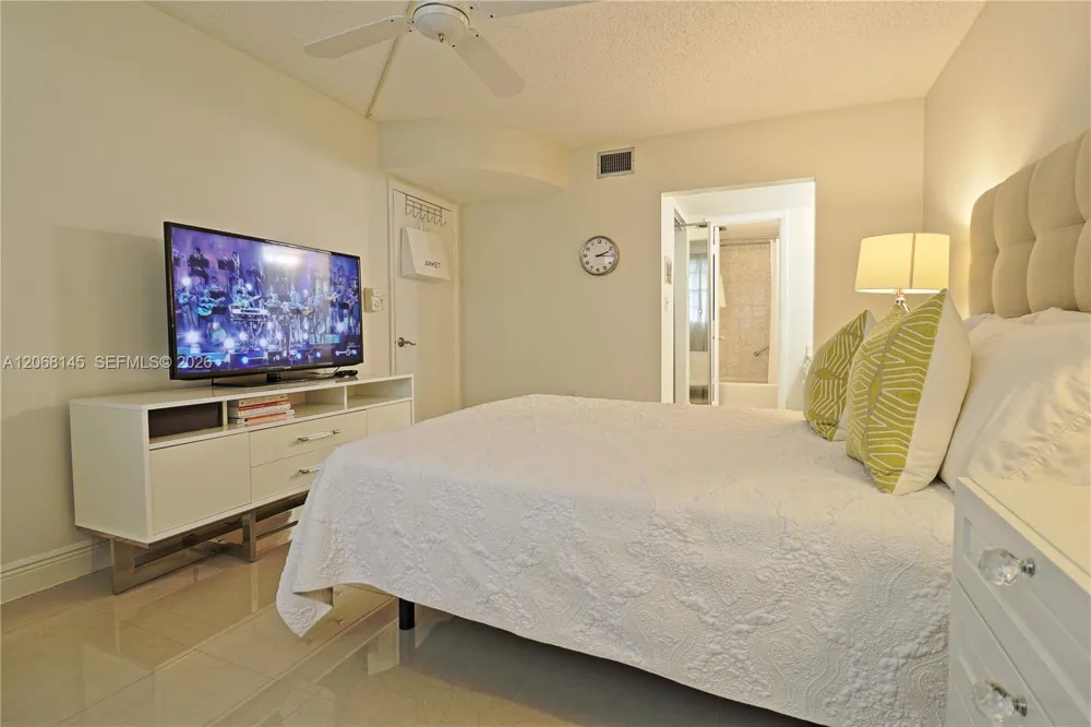 1100 Colony Point Cir #419 Pembroke Pines, FL 33026