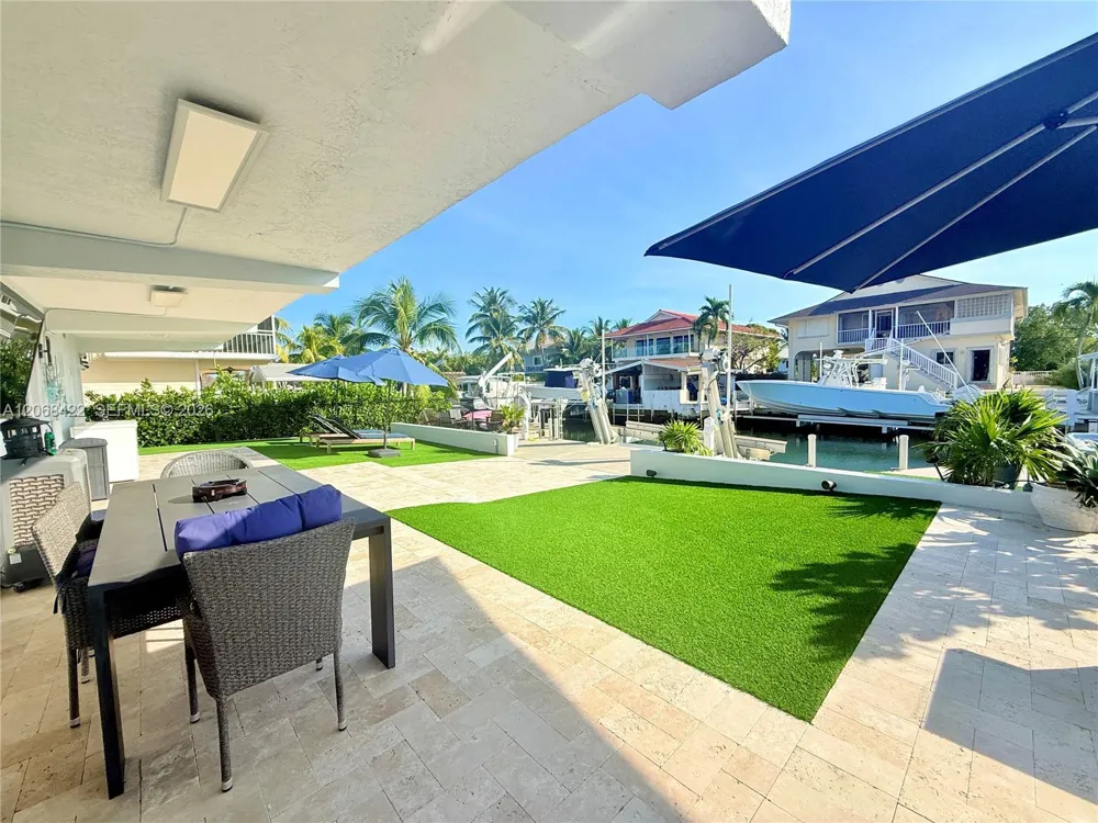 147 Ocean Shores Dr Key Largo, FL 33037