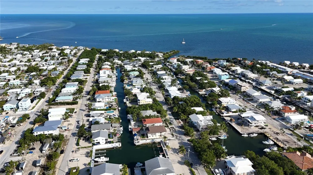 147 Ocean Shores Dr Key Largo, FL 33037