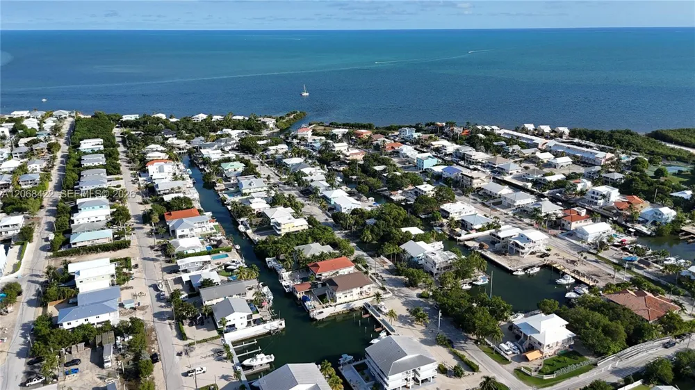 147 Ocean Shores Dr Key Largo, FL 33037