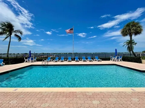 825 CENTER STREET #8A