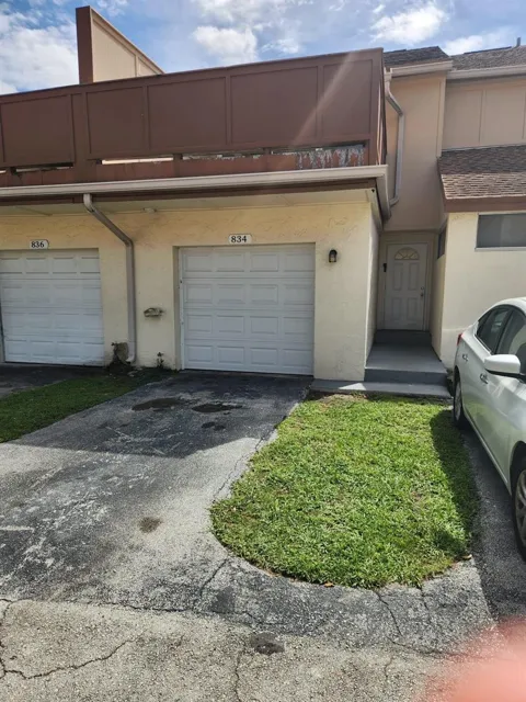 834 NW 82nd Avenue