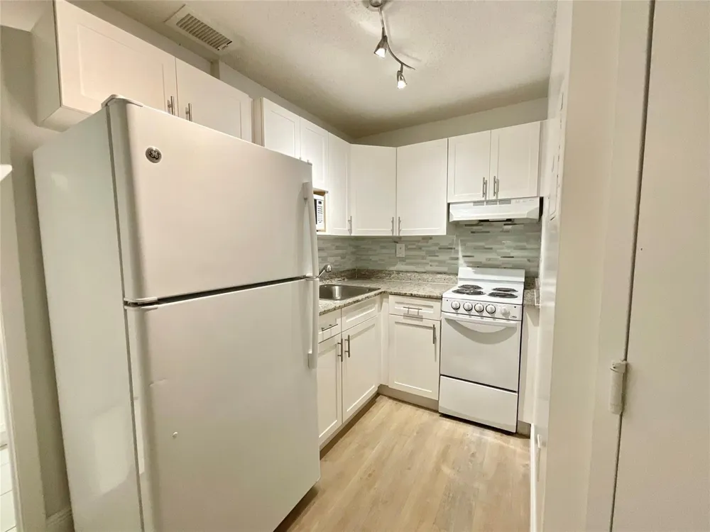 9517 Fontainebleau Boulevard #521-428 Miami, FL 33172