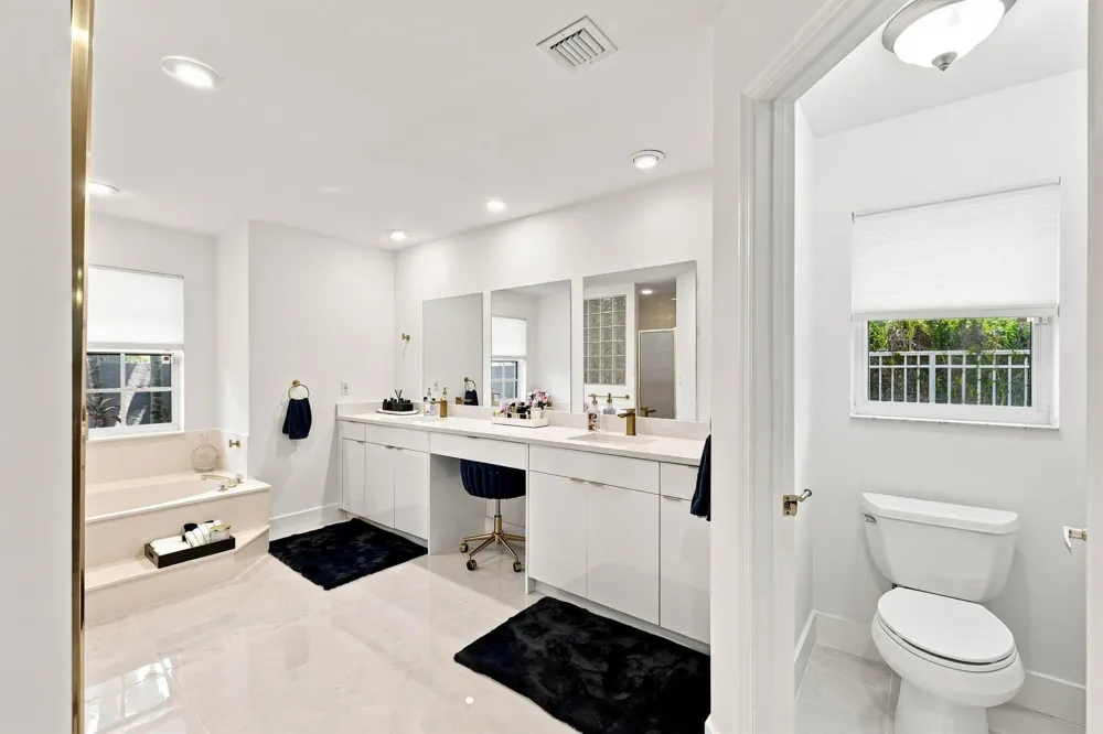 20369 HACIENDA COURT Boca Raton, FL 33498