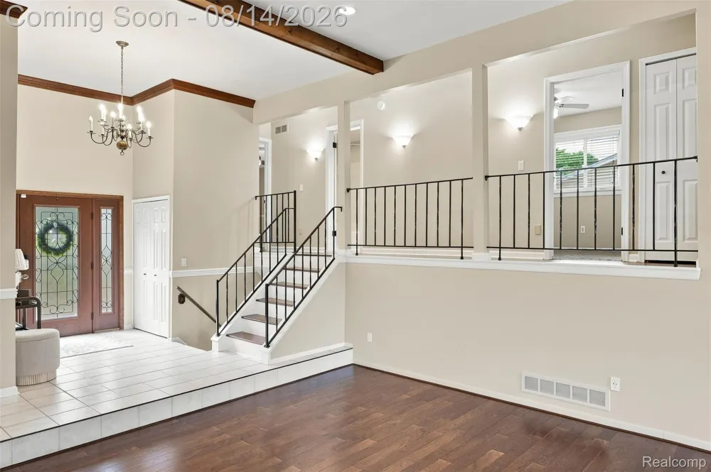 5114 Fedora Drive Troy City, MI 48085