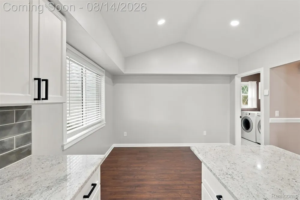 5114 Fedora Drive Troy City, MI 48085