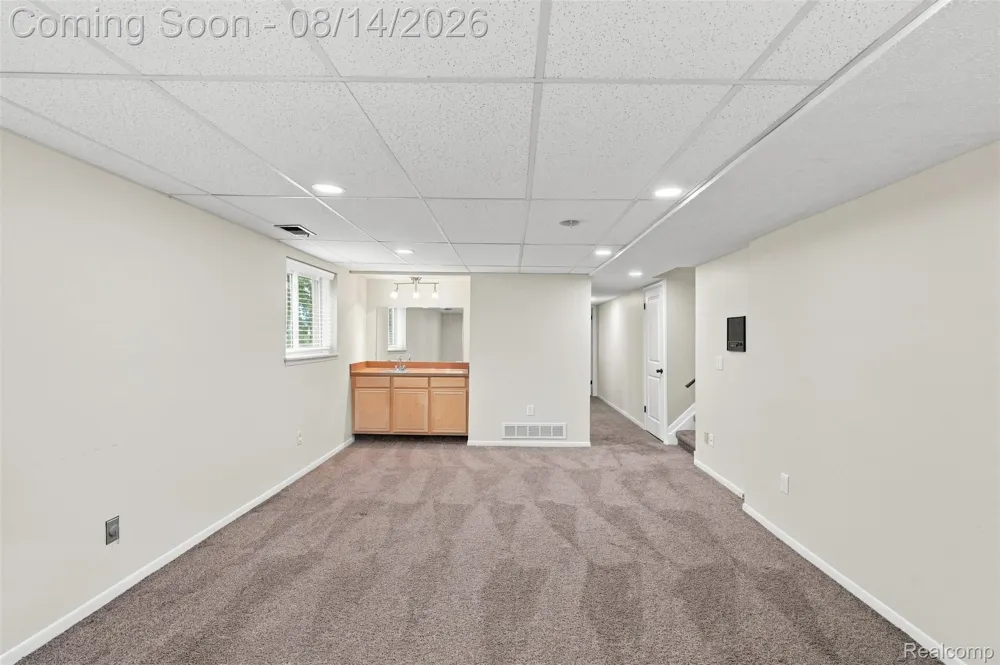 5114 Fedora Drive Troy City, MI 48085