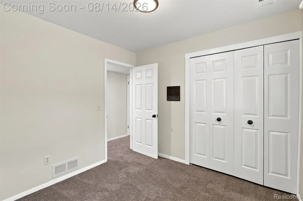 5114 Fedora Drive Troy City, MI 48085