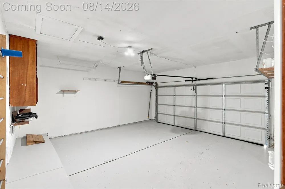 5114 Fedora Drive Troy City, MI 48085
