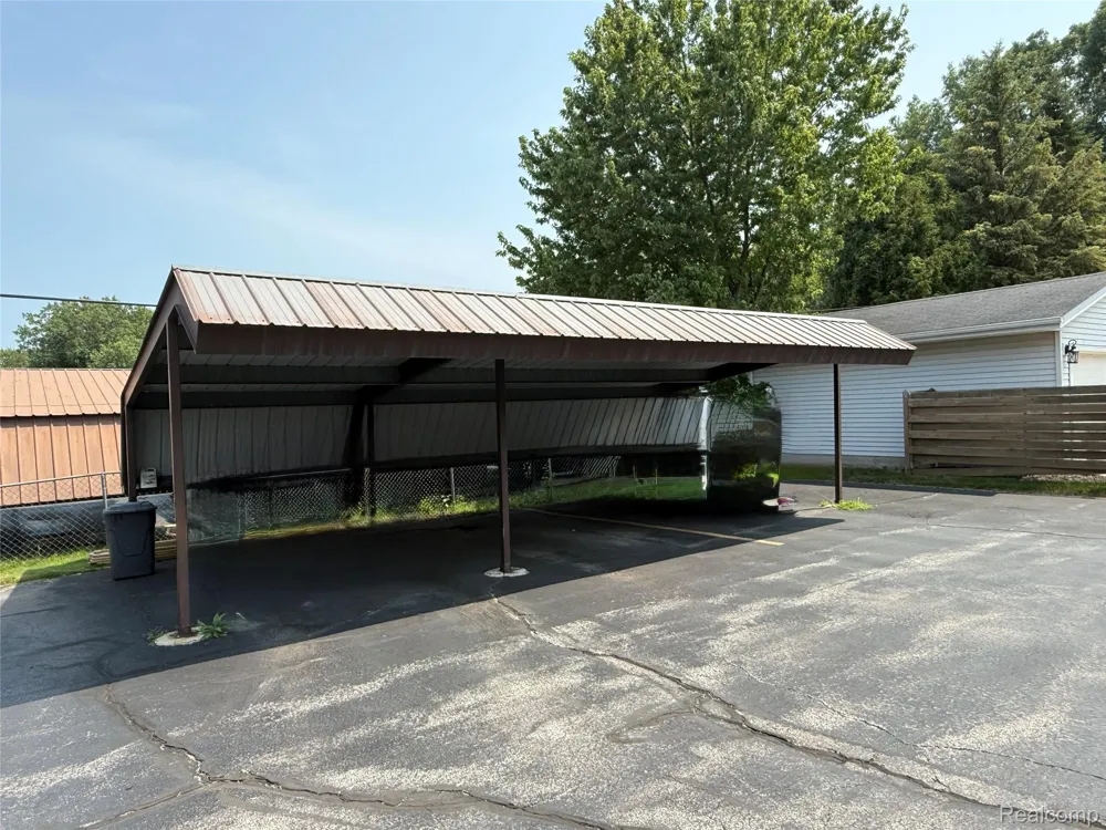 3510 Holland Park Lane #12 Port Huron City, MI 48060