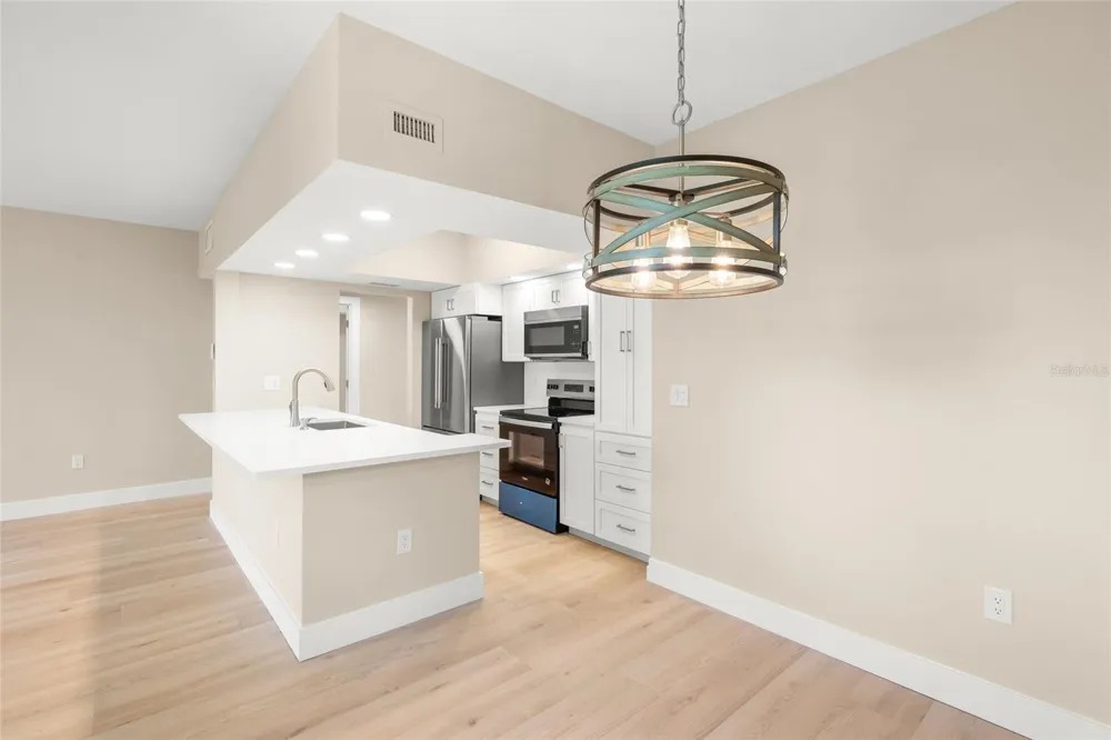 5823 TIDEWOOD AVENUE #19 Sarasota, FL 34231