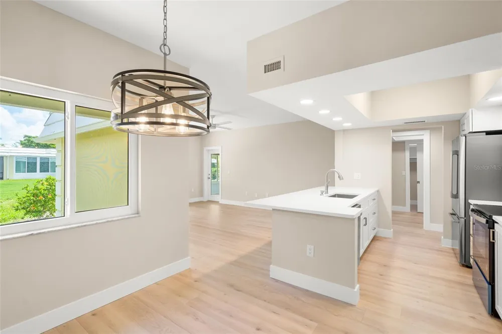 5823 TIDEWOOD AVENUE #19 Sarasota, FL 34231