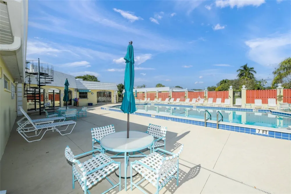 5823 TIDEWOOD AVENUE #19 Sarasota, FL 34231