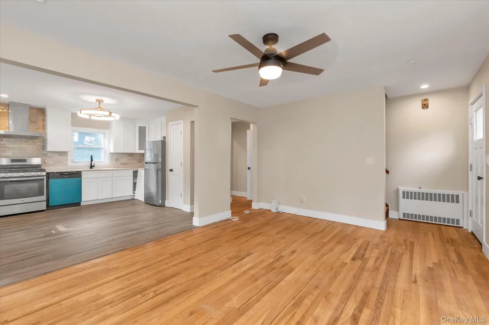 10 Stratton Huntington Station, NY 11746
