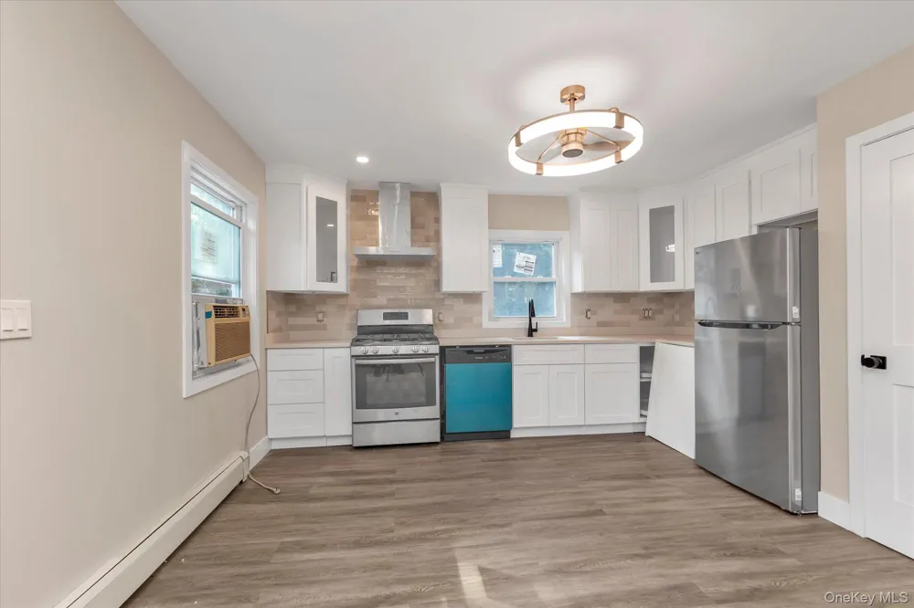 10 Stratton Huntington Station, NY 11746