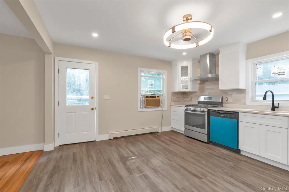 10 Stratton Huntington Station, NY 11746