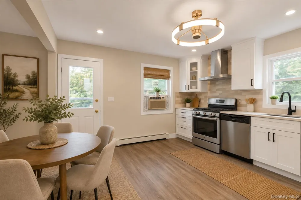 10 Stratton Huntington Station, NY 11746
