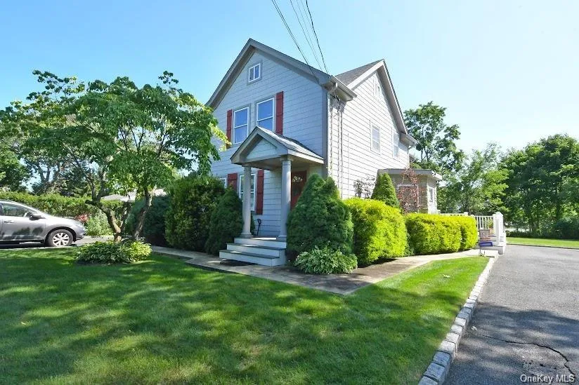 478 Marcy Avenue Riverhead, NY 11901