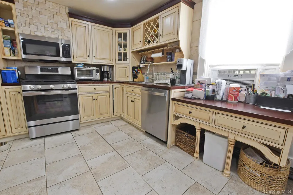 478 Marcy Avenue Riverhead, NY 11901