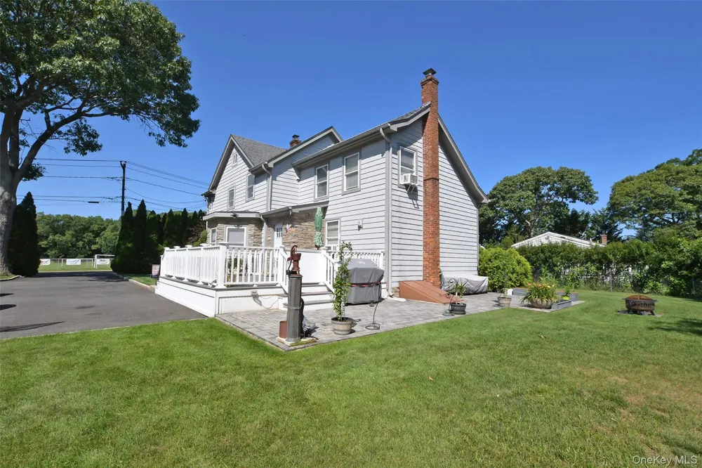 478 Marcy Avenue Riverhead, NY 11901