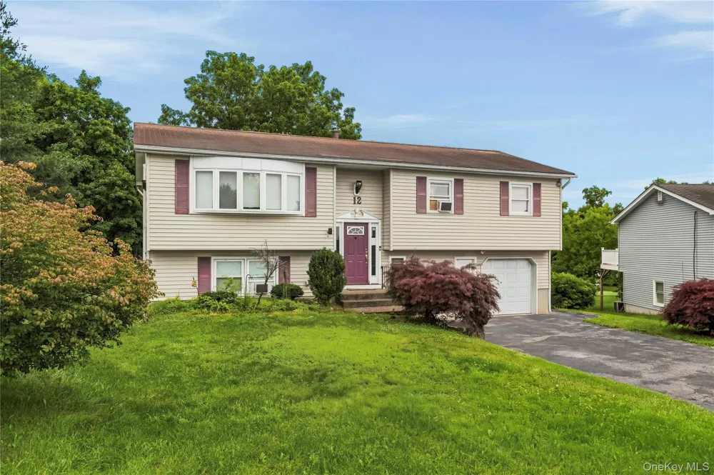 12 Veteran Circle Monroe, NY 10950